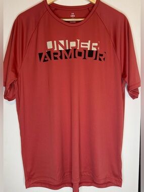 Under Armour Men’s Large Red Loose Fit Athletic Tee Like New
